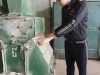 Синельников Павел осуществляет контроль за технологическим оборудованием комбикормового завода